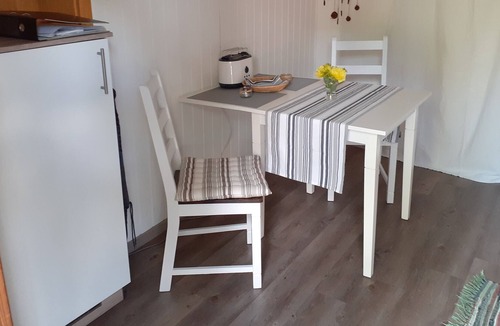 Weitramsdorf Apartment | FeWo in the green by the lake - golfers, hikers, Al Pakka hiking ,, time-out seekers ..