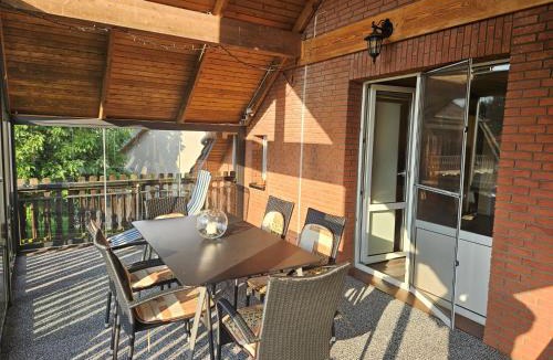 Wesenberg Apartment | FeWo mit Balkon, Zimmermann