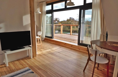Bad Freienwalde Apartment | Fewo OG am Fluss mit Dachterrasse - Ein Himmlisches Erlebnis