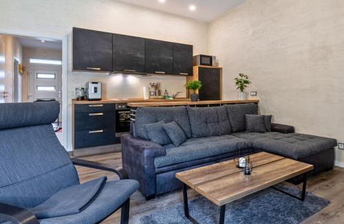 Wendisch Rietz Apartment | Fewo River, Stilvolles Ferienhaus für Familien großer Garten, Spielplatz, Sauna & Badefass