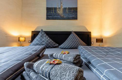 Wendisch Rietz Apartment | Fewo River, Stilvolles Ferienhaus für Familien großer Garten, Spielplatz, Sauna & Badefass