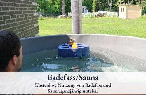 Wendisch Rietz Apartment | Fewo River, Stilvolles Ferienhaus für Familien großer Garten, Spielplatz, Sauna & Badefass