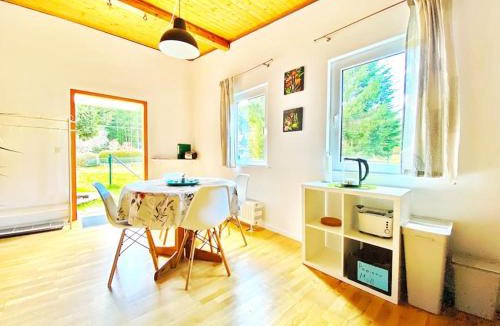 Schoemberg Apartment | FeWo - Waldrand-Lage mit Garten, Grill & Parkplatz