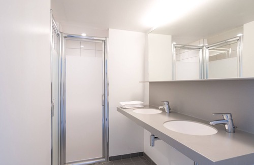 Parc-de-Montsouris Hostel | FIAP - Hostel