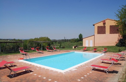 Castelfiorentino Apartment | Fico – Rustic Tuscan Apartment on the Ground Floor with Patio and Pool, 2 Bedrooms