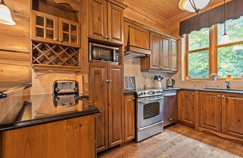 Fiddler Lake Resort Cabin | Fiddler Lake Resort - Bear 22