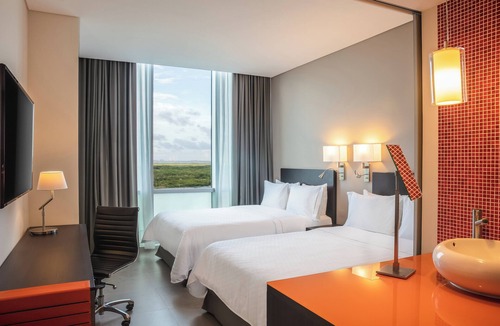Downtown Cancun Hotel | Fiesta Inn Cancun Las Americas