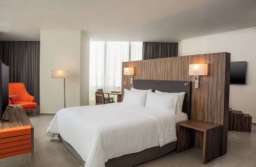Downtown Cancun Hotel | Fiesta Inn Cancun Las Americas