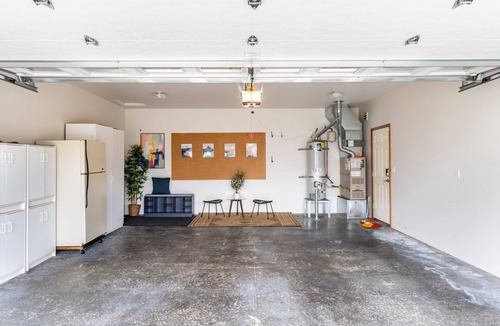Guide Meridian House | MAJOR INTERNATIONAL SPORTING EVENT 2026 3BR + Daybed Midway Near Seattle & Vancouver