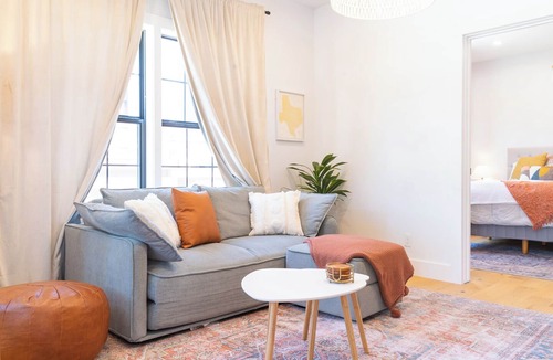 Northside House | MAJOR INTERNATIONAL SPORTING EVENT 2026 6 mins from Downtown & Stadium Private Parking
