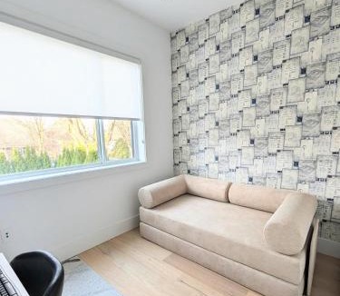 Riley Park House | FIFA 2026 vancouver luxury stay sleeps 7 free parking city center
