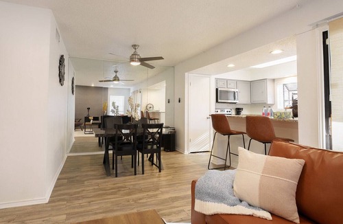 Far North Dallas Condo | MAJOR INTERNATIONAL SPORTING EVENT 26 Easy access to stadium. Cozy 1BR condo in fantastic North Dallas w Pool