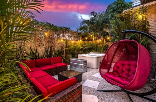 Mango Groves Cottage | MAJOR INTERNATIONAL SPORTING EVENT! Bio Hack & Beach! Sauna, Cold Plunge, HotTub