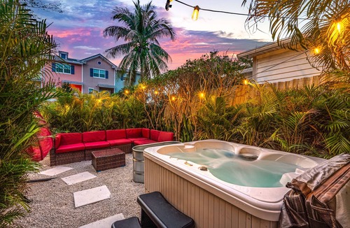 Mango Groves Cottage | MAJOR INTERNATIONAL SPORTING EVENT! Bio Hack & Beach! Sauna, Cold Plunge, HotTub