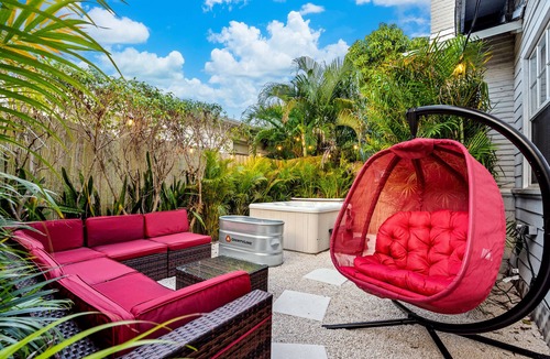 Mango Groves Cottage | MAJOR INTERNATIONAL SPORTING EVENT! Bio Hack & Beach! Sauna, Cold Plunge, HotTub