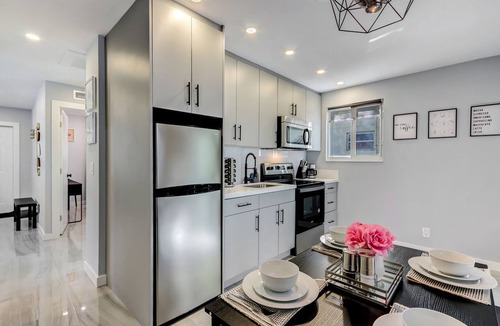 Hallandale Beach Apartment | MAJOR INTERNATIONAL SPORTING EVENT Perfect 15KM | Lakeside Dream: Trendy design & Near Beach