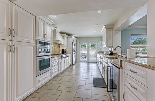 Bel Air House | FIFA Perfect | Ocean Mist: Chef's Kitchen & Private Pool