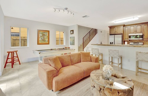 Southwest Coconut Grove House | FIFA Perfect | Toro: Private Pool, Pool Table, & Near Beach