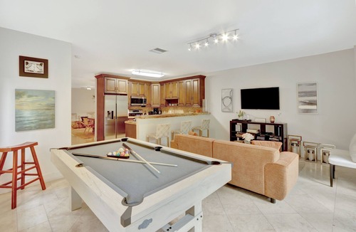 Southwest Coconut Grove House | FIFA Perfect | Toro: Private Pool, Pool Table, & Near Beach