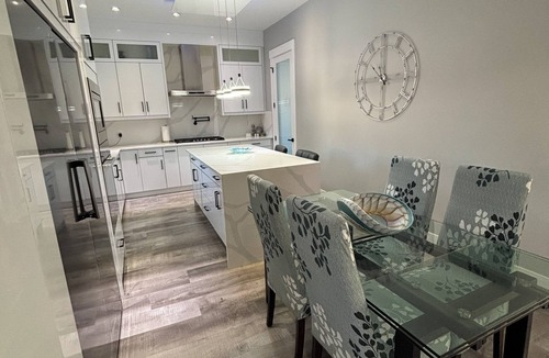 Sappertown House | MAJOR INTERNATIONAL SPORTING EVENT Ready-Executive 4BR home-Spa Pool-2 Masters-Fitness Room-Skytrain 5min walk