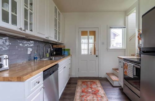 Ballard House | Major international sporting event 2 bedroom home, loft, 1 bath. Sleeps 5, close to stadiums!