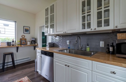 Ballard House | Major international sporting event 2 bedroom home, loft, 1 bath. Sleeps 5, close to stadiums!
