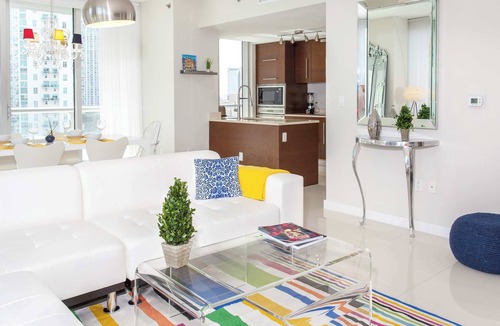 Downtown Miami Apartment | FIFA World Cup Base! Skyline Views & Icon Pool