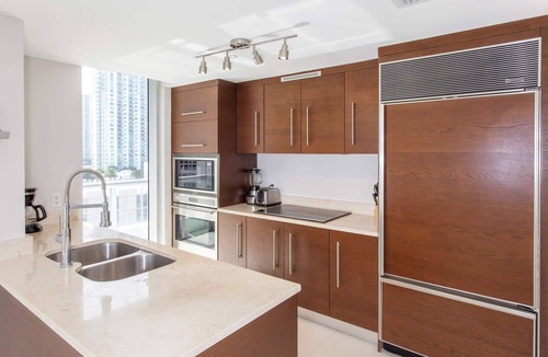 Downtown Miami Apartment | FIFA World Cup Base! Skyline Views & Icon Pool