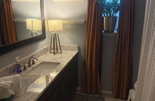 Southwest Arlington House | MAJOR INTERNATIONAL SPORTING EVENT Marvelous 2-bedroom house with Kitchenette in charming Arlington
