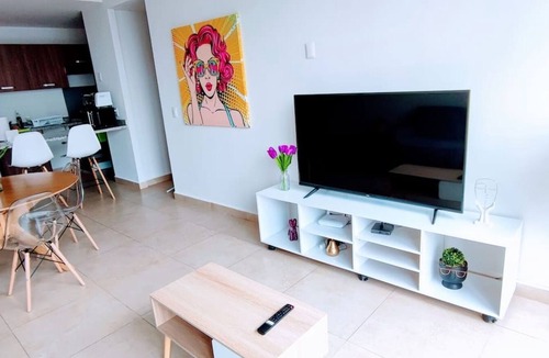 Anahuac Apartment | FIFA World Cup Stylish High-Rise Escape: Pool, Hot Tub & Cinema, King-Size Bed and High-Speed WiFi.