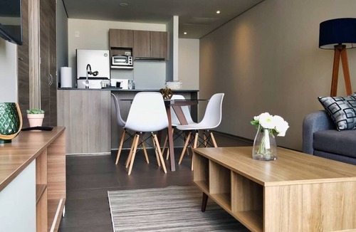 Los Morales Apartment | Major international sporting event Luxurious High-Rise HS WiFi, amazing city views