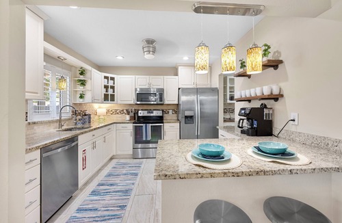 Survey Creek House | Major international sporting event - Near Miami Stadium - Heated Pool