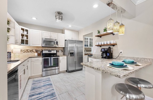 Survey Creek House | Major international sporting event - Near Miami Stadium - Heated Pool