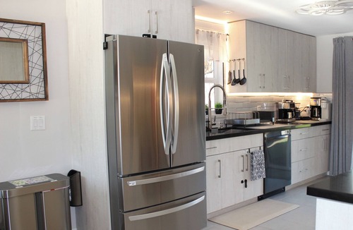 Olympic Hills House | FIFA WORLD CUP/NW Lodge Seattle: Modern: Big Fenced Yard, AC, Sauna, 2 King Bed