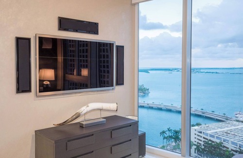 Downtown Miami Apartment | FIFA World Cup Party Base | Balcony & City Views!