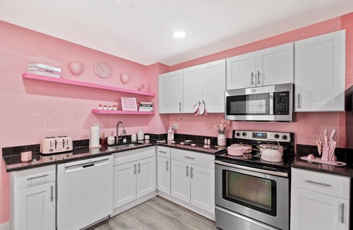 North Philadelphia West House | FIFA World Cup Philly Stay - Pink Mini Unit With Pool