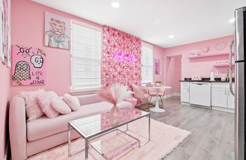 North Philadelphia West House | FIFA World Cup Philly Stay - Pink Mini Unit With Pool