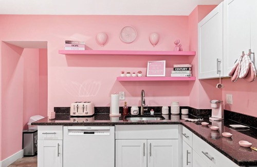 North Philadelphia West House | FIFA World Cup Philly Stay - Pink Mini Unit With Pool