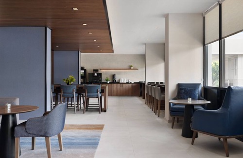 Saddle Brook Hotel | Major international sporting event Special - Sleek hotel room with king bed near Metlife Stadium