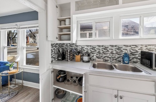 Lee's Summit House | Major international sporting event Stay Queen Bed + Office with futon
