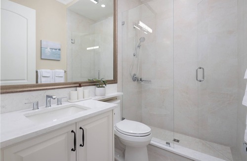 Richmond Apartment | Major international sporting event/1 King-size Suite/Ensuite/AC Free parking Richmond Vancouver
