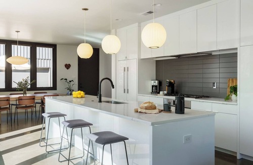 Overlook House | fifty windows I light filled getaway