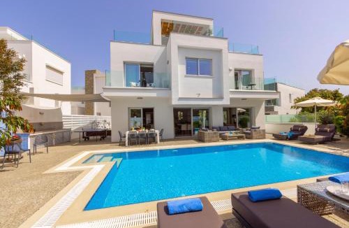 Protaras Villa | Fig Tree Bay Residences 3-Jacuzzi-Hotub -Pool