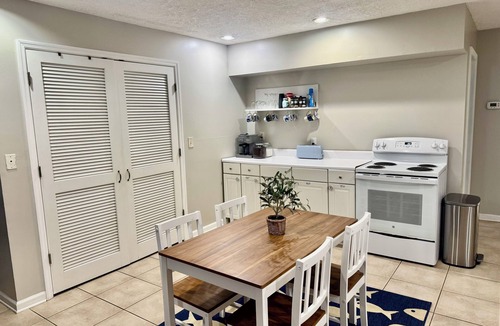 Carrabelle Condo | Fin & Tonic@The Forgotten Coast 2BR/2BTH boat parking near Carrabelle FL Marina