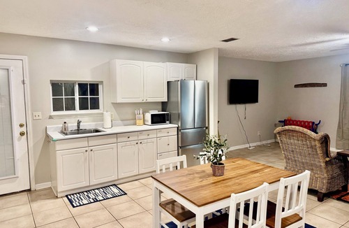 Carrabelle Condo | Fin & Tonic@The Forgotten Coast 2BR/2BTH boat parking near Carrabelle FL Marina