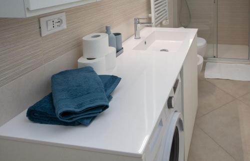 Finale Pia Apartment | Finalpia suite con box auto e deposito bici