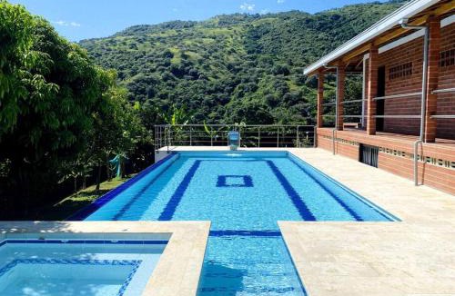 San Jeronimo Villa | Finca con Piscina Privada