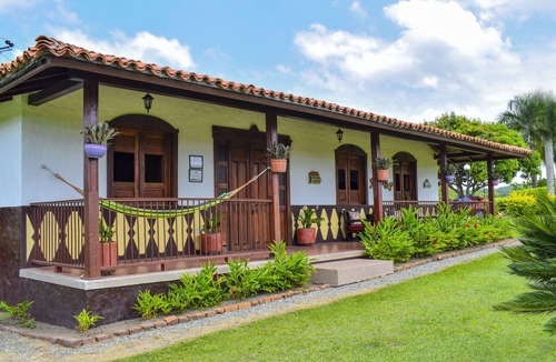 Armenia House | Finca Eje Cafetero !!