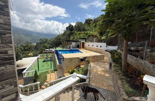 Copacabana House | Finca Los Laureles