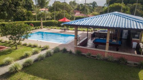 Montenegro House | Finca privada exclusiva con piscina y jacuzzi Ideal para grupos y celebraciones en Montenegro